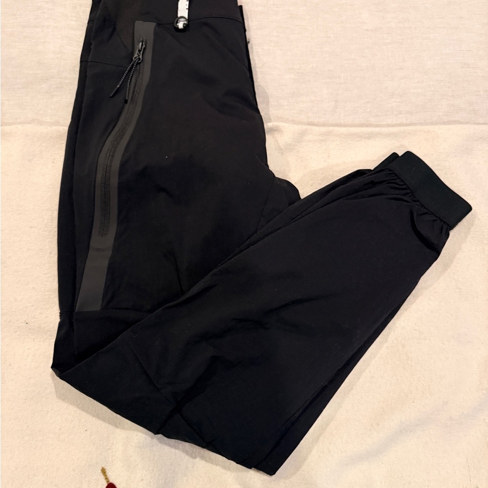 Nike Woman’s Black Joggers - Picture 3 of 8